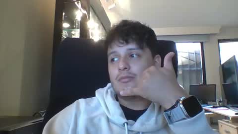 sebasosorio42 online show from July 2, 2026, 12:22 pm