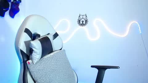 Sebastian online show from February 11, 2026, 5:01 am