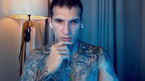 Sebastian online show from November 4, 2025, 1:05 am