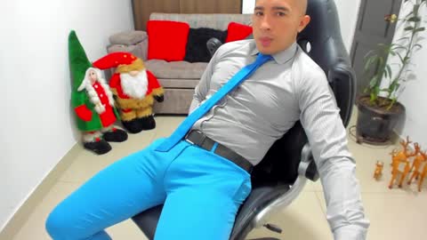 Snapshot of sebastian_oconnor77 chatting on January 2, 2025, 3:51 pm juan  sebastian online show from January 2, 2025, 3:51 pm