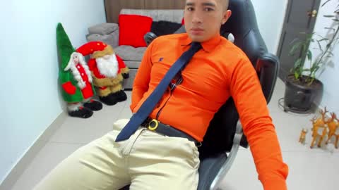 Snapshot of sebastian_oconnor77 chatting on January 7, 2025, 12:20 pm juan  sebastian online show from January 7, 2025, 12:20 pm