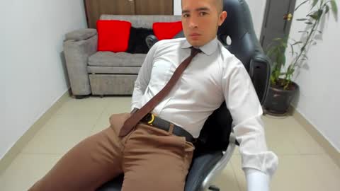 Snapshot of sebastian_oconnor77 chatting on January 15, 2025, 3:50 pm juan  sebastian online show from January 15, 2025, 3:50 pm