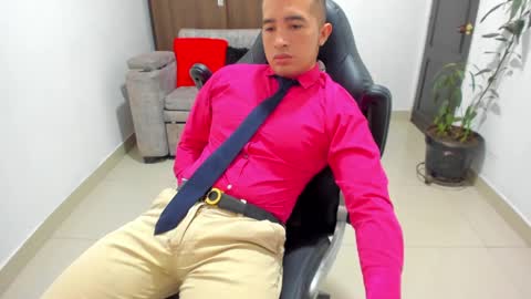 Snapshot of sebastian_oconnor77 chatting on January 17, 2025, 3:00 pm juan  sebastian online show from January 17, 2025, 3:00 pm