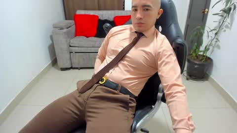 Snapshot of sebastian_oconnor77 chatting on January 18, 2025, 12:15 pm juan  sebastian online show from January 18, 2025, 12:15 pm