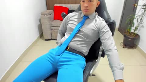 Snapshot of sebastian_oconnor77 chatting on January 24, 2025, 12:10 pm juan  sebastian online show from January 24, 2025, 12:10 pm