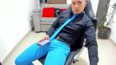 Snapshot of sebastian_oconnor77 chatting on January 28, 2025, 12:11 pm juan  sebastian online show from January 28, 2025, 12:11 pm