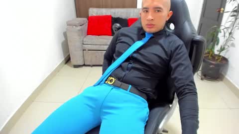 Snapshot of sebastian_oconnor77 chatting on January 28, 2025, 6:17 pm juan  sebastian online show from January 28, 2025, 6:17 pm