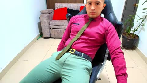 Snapshot of sebastian_oconnor77 chatting on February 6, 2025, 12:05 pm juan  sebastian online show from February 6, 2025, 12:05 pm