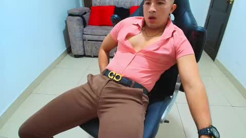 Snapshot of sebastian_oconnor77 chatting on February 8, 2025, 2:16 pm juan  sebastian online show from February 8, 2025, 2:16 pm