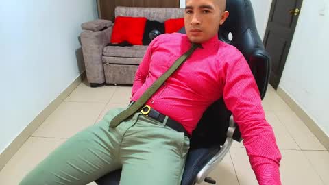 Snapshot of sebastian_oconnor77 chatting on February 13, 2025, 6:27 pm juan  sebastian online show from February 13, 2025, 6:27 pm