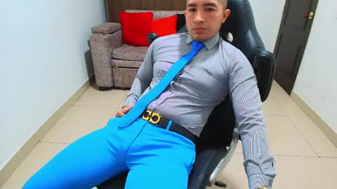 Snapshot of sebastian_oconnor77 chatting on February 17, 2025, 1:10 pm juan  sebastian online show from February 17, 2025, 1:10 pm