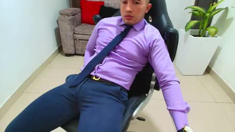 Snapshot of sebastian_oconnor77 chatting on February 24, 2025, 7:41 pm juan  sebastian online show from February 24, 2025, 7:41 pm