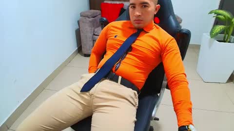 Snapshot of sebastian_oconnor77 chatting on February 26, 2025, 6:32 pm juan  sebastian online show from February 26, 2025, 6:32 pm