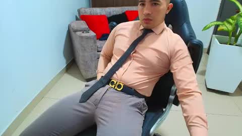 Snapshot of sebastian_oconnor77 chatting on March 4, 2025, 12:12 pm juan  sebastian online show from March 4, 2025, 12:12 pm