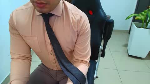 Snapshot of sebastian_oconnor77 chatting on March 4, 2025, 6:18 pm juan  sebastian online show from March 4, 2025, 6:18 pm