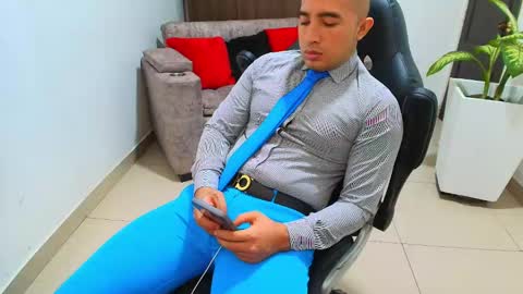 Snapshot of sebastian_oconnor77 chatting on March 5, 2025, 3:18 pm juan  sebastian online show from March 5, 2025, 3:18 pm