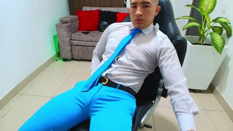 Snapshot of sebastian_oconnor77 chatting on March 12, 2025, 12:04 pm juan  sebastian online show from March 12, 2025, 12:04 pm