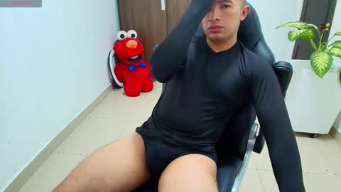 Snapshot of sebastian_oconnor77 chatting on September 28, 2025, 12:43 pm juan  sebastian online show from September 28, 2025, 12:43 pm