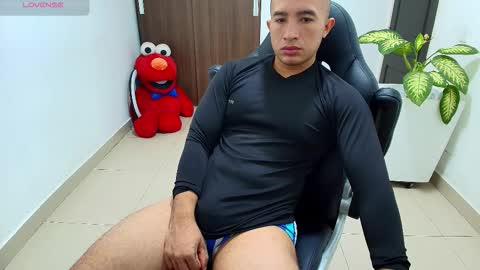 Snapshot of sebastian_oconnor77 chatting on October 12, 2025, 12:37 pm juan  sebastian online show from October 12, 2025, 12:37 pm