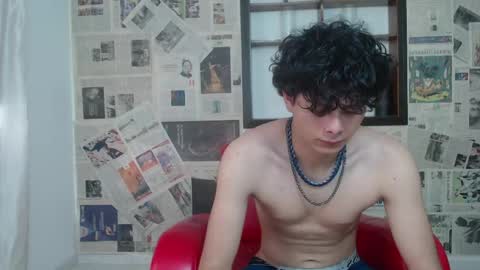sebastian_rougue online show from April 18, 2026, 9:04 pm