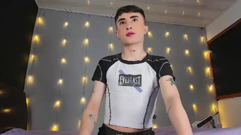     .  INDEPENDENT MODEL online show from May 7, 2026, 12:10 pm