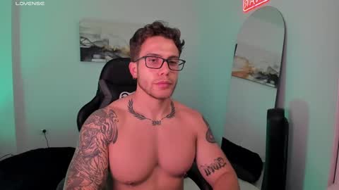 Lucian Sinclair online show from February 20, 2025, 12:30 am