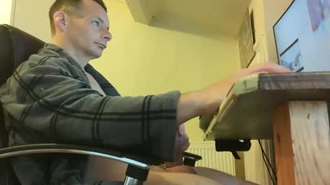 sebastianspalding450 online show from May 4, 2026, 9:05 am
