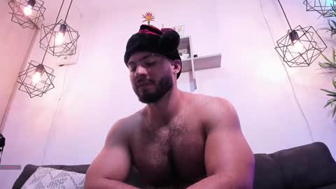 Instagram jeanpaulfit  online show from December 7, 2024, 4:36 pm