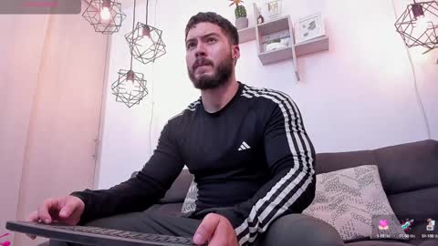 Instagram jeanpaulfit  online show from January 7, 2025, 11:24 pm