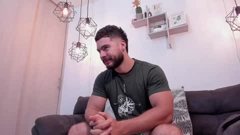 Instagram jeanpaulfit  online show from January 19, 2025, 1:01 pm
