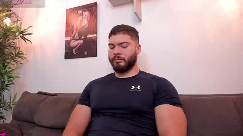 Instagram jeanpaulfit  online show from October 22, 2025, 10:53 pm