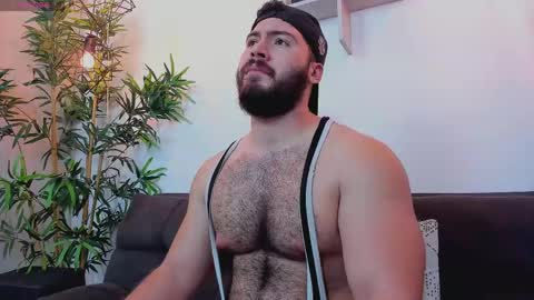 Instagram jeanpaulfit  online show from April 30, 2026, 8:37 pm