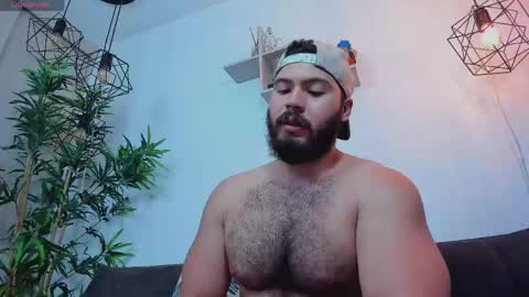Instagram jeanpaulfit  online show from May 7, 2026, 1:22 am