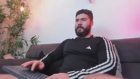 Snapshot of sebastianvilla__ chatting on June 3, 2026, 11:43 pm Instagram jeanpaulfit online show from June 3, 2026, 11:43 pm