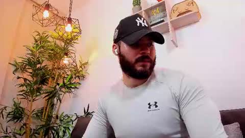 Snapshot of sebastianvilla__ chatting on July 10, 2026, 10:01 pm Instagram jeanpaulfit online show from July 10, 2026, 10:01 pm