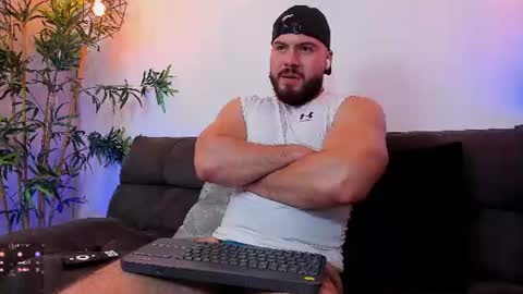 Snapshot of sebastianvilla__ chatting on August 3, 2026, 9:29 pm Instagram jeanpaulfit online show from August 3, 2026, 9:29 pm
