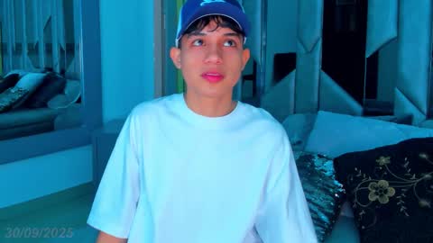 Sebastian online show from October 1, 2025, 8:04 pm