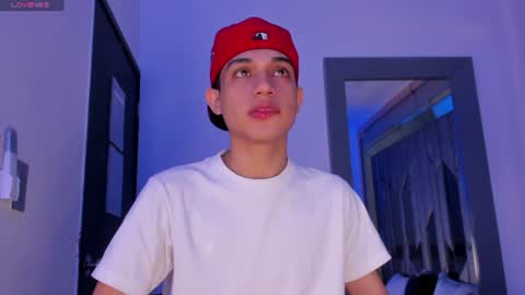 Snapshot of sebax_00 chatting on July 12, 2026, 8:33 pm Sebastian online show from July 12, 2026, 8:33 pm
