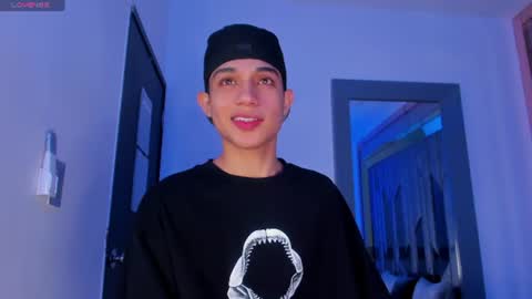 Snapshot of sebax_00 chatting on July 13, 2026, 7:49 pm Sebastian online show from July 13, 2026, 7:49 pm