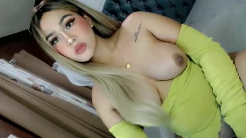 Chloe online show from December 6, 2024, 8:48 am