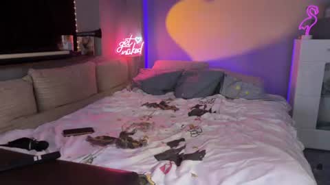 Secret Lovers online show from June 11, 2026, 7:01 pm