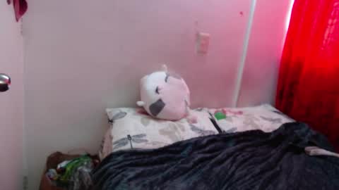 gabrielaaa online show from November 5, 2025, 5:02 pm