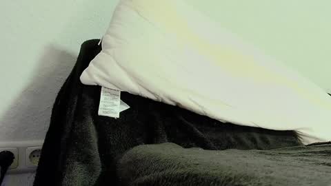 Anni online show from December 3, 2024, 5:45 pm