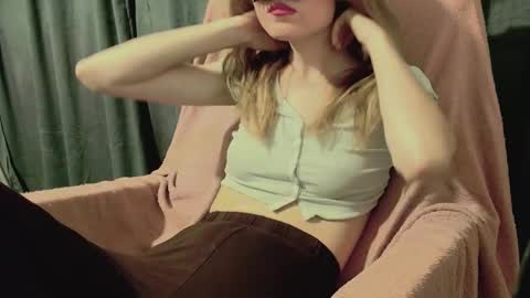 Anni online show from October 14, 2025, 1:50 am