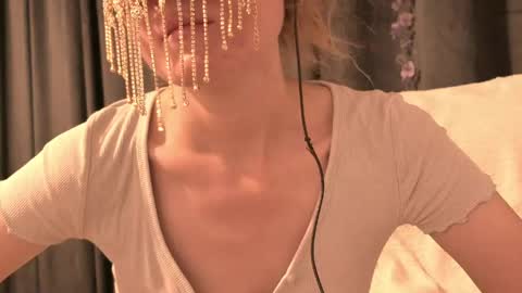 Snapshot of secretanni chatting on May 28, 2026, 11:02 pm Anni online show from May 28, 2026, 11:02 pm