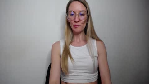 secretcandy222 online show from February 11, 2026, 12:32 pm