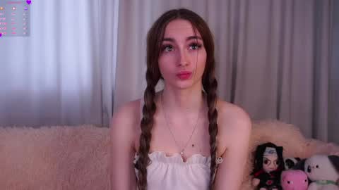 Snapshot of secrethustle chatting on May 19, 2026, 3:35 am Lily online show from May 19, 2026, 3:35 am