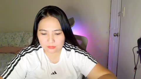 Snapshot of secretlover010101 chatting on May 21, 2026, 7:26 am MILAN online show from May 21, 2026, 7:26 am