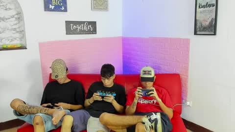 secretluna_ online show from March 31, 2026, 5:02 pm