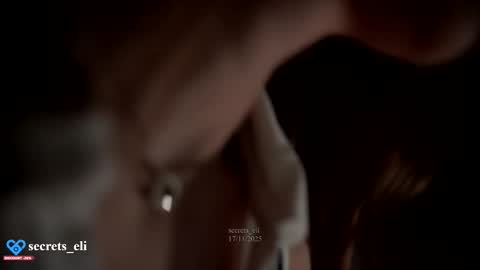 Eliz online show from November 17, 2025, 4:35 pm